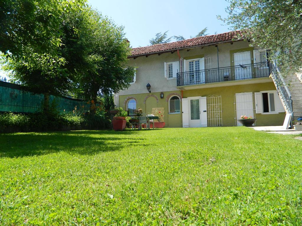 Casa Badinot Pension Diano dʼAlba Kamer foto
