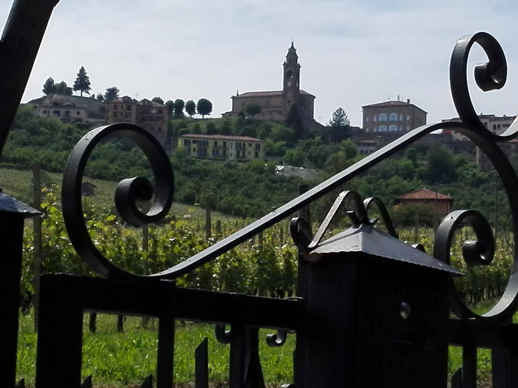 Casa Badinot Pension Diano dʼAlba Buitenkant foto